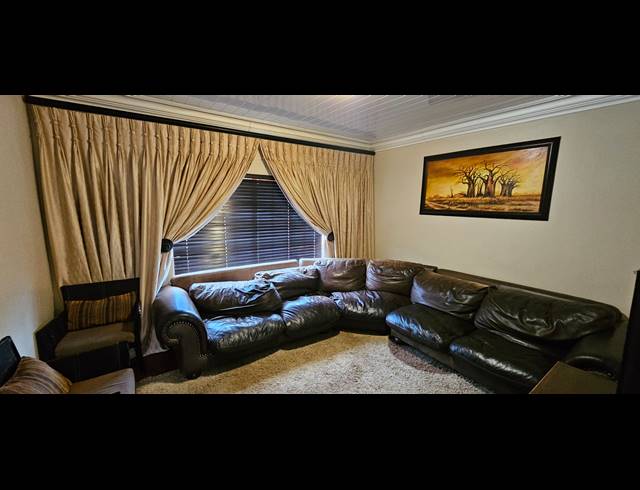 4 BEDROOM HOUSE FOR SALE IN BENDOR